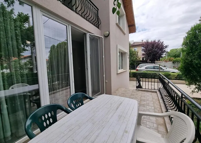 Relax & Spa-house Near Therma Numera Луксозна вила Бургас