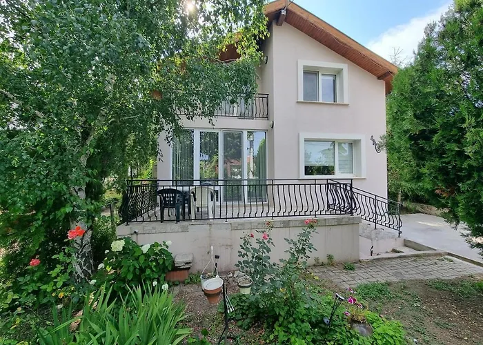 Relax & Spa-house Near Therma Numera Луксозна вила Бургас